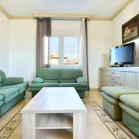 ヴィラ Sleeps 10 Pool Air Con Wifi カルプ