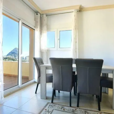 Sleeps 10 Pool Air Con Wifi * カルプ