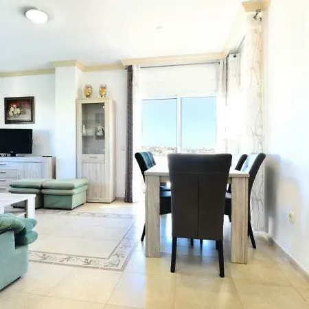 Sleeps 10 Pool Air Con Wifi カルプ