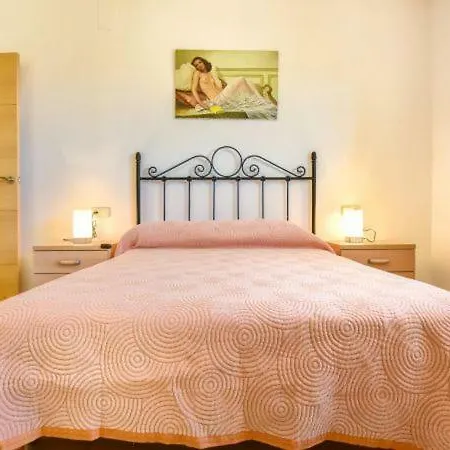 Sleeps 10 Pool Air Con Wifi